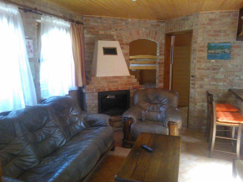 Mediterran Apartmanhaz Szántód Exterior foto